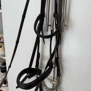 Elegant Black Leather Horse Bridle